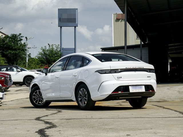 BYD Destroyer 05 — корма три четверти слева