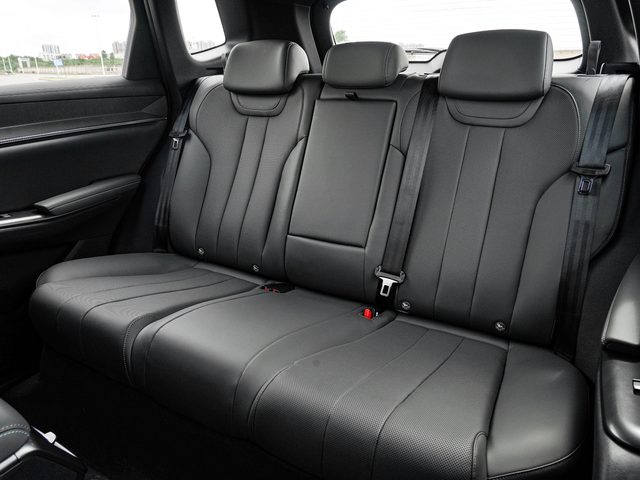 BYD Song Pro DM-i — задний диван